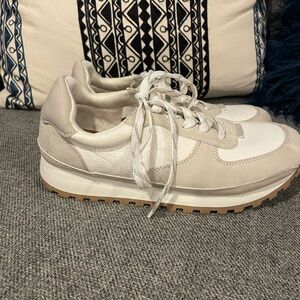 Universal Thread Women's White and Tan Sneakers